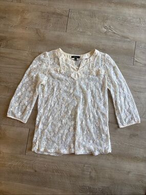 Monteau Cream Lace 3/4 Sleeve V-Notch Top Size Large